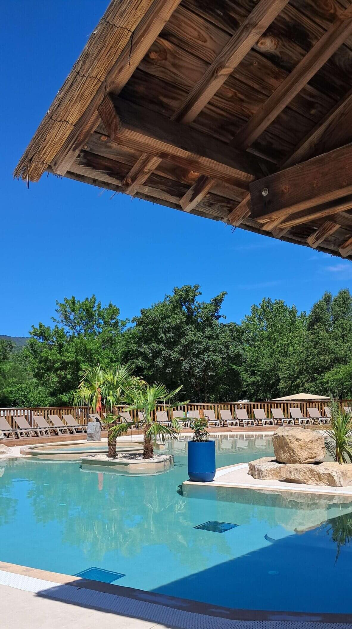 camping lozère avec piscine pour enfant